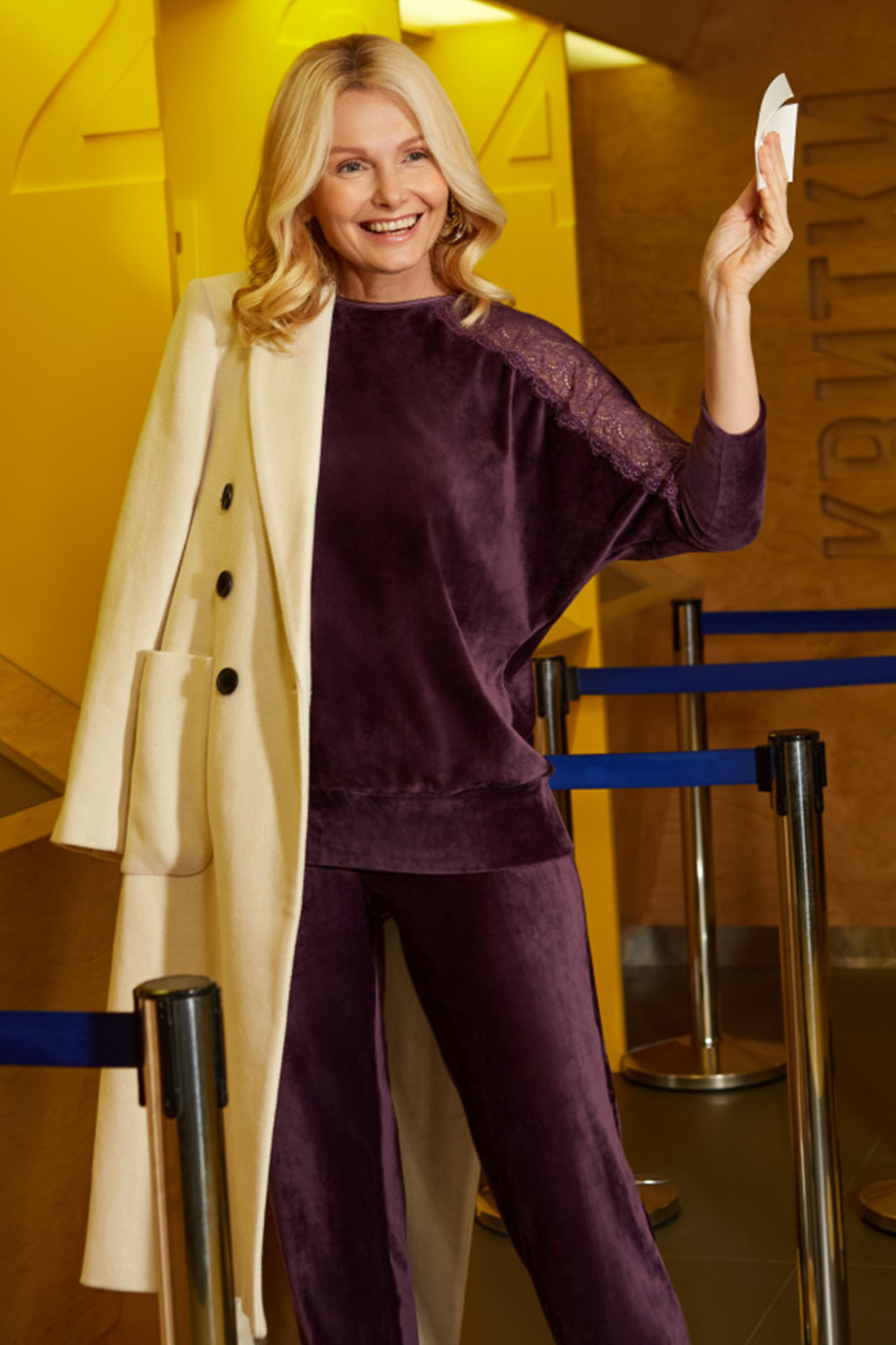 8122-6216-8 Комплект жіночий (джемпер і брюки) Anabel Arto